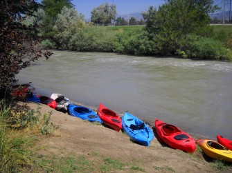 Kayaks on the banks of the Jordan. Photo by Heidi Nedreberg.
